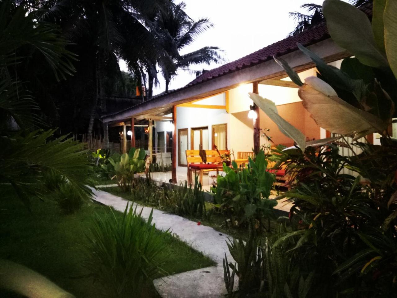 Mengalung Bungalow Kuta  Zewnętrze zdjęcie